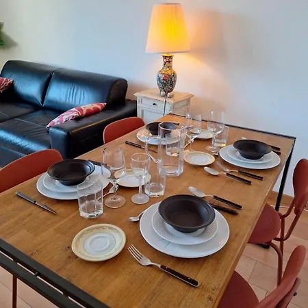 Balcony With Alpine Views, Garage And Parking, Geneva 15 Min Appartement